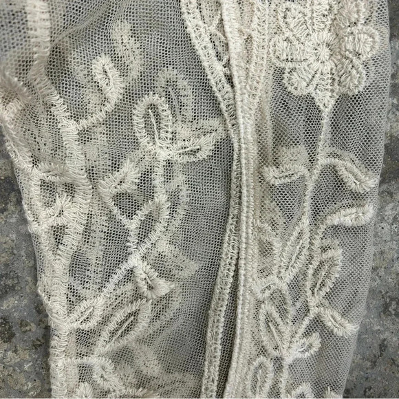 Altar’d State Crochet Lace Blouse Sheer Women’s Small/Med Round Neck EUC Cream - Picture 5 of 6